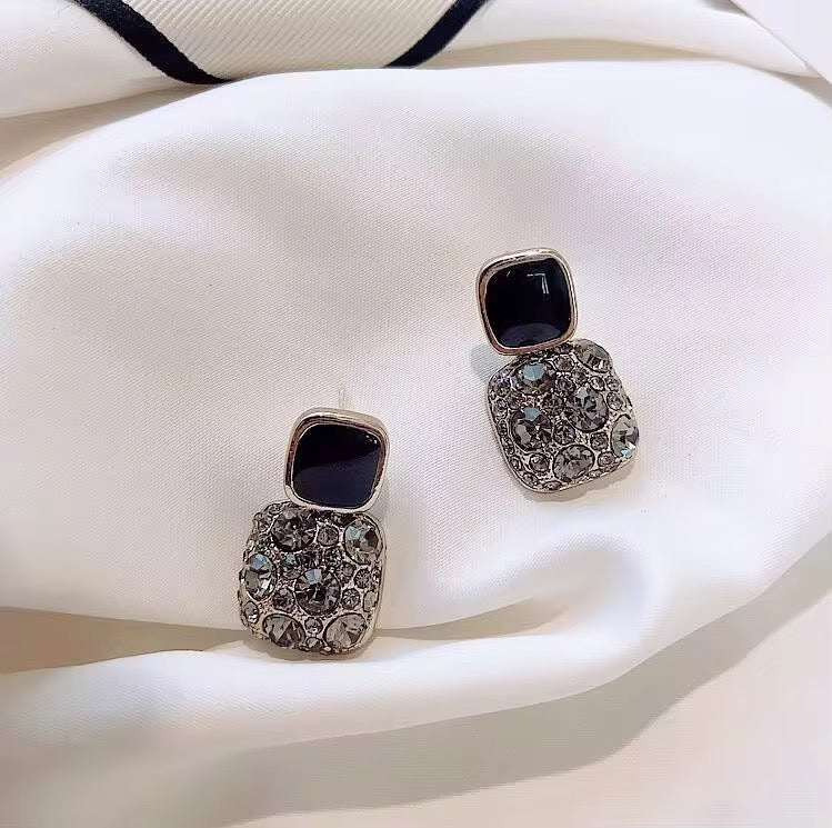 Crystal Square Stud Earrings – Gold-Tone Statement Jewelry