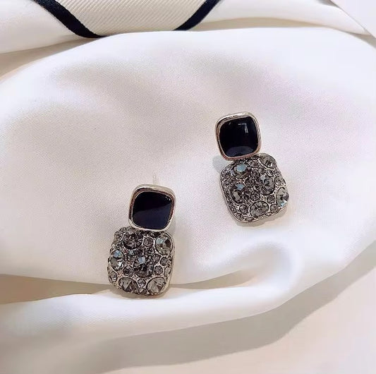 Crystal Square Stud Earrings – Gold-Tone Statement Jewelry