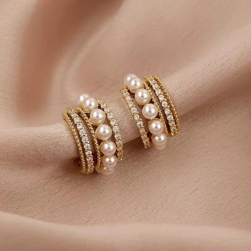 Vintage Glamour Pearl & Diamond-Look Huggies
