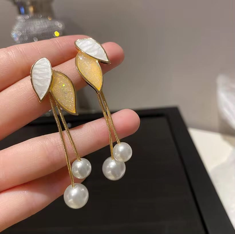 Pearl Leaf Long Tassel