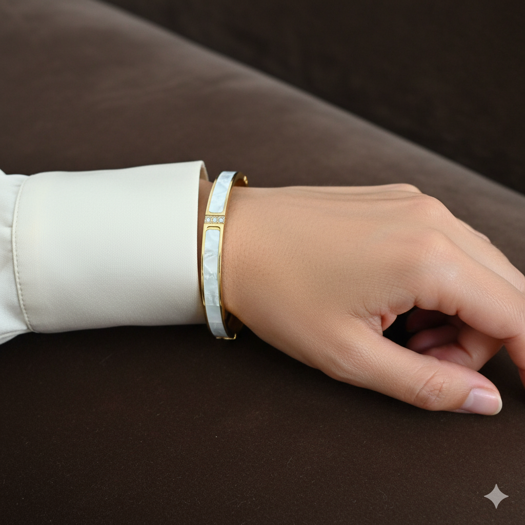 Elegant Mother of Pearl Bangle