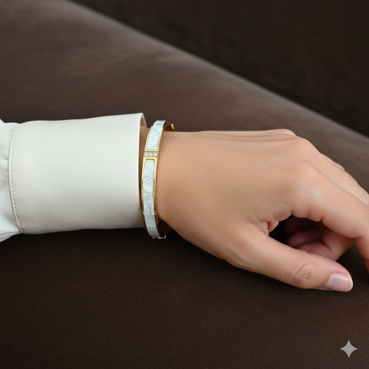 Elegant Mother of Pearl Bangle